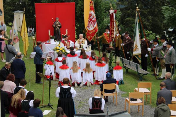 Heimatgemeinde feierte ihren Jubelpriester