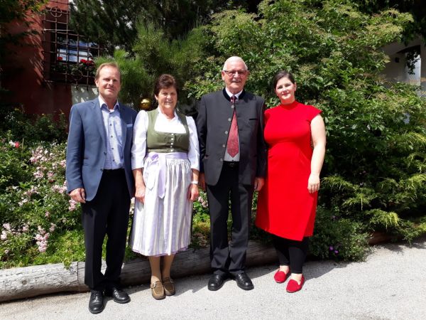 Bgm. Franz Webhofer, Monika Huber, Alois Huber, Bezirkshauptfrau Dr. Olga Reisner